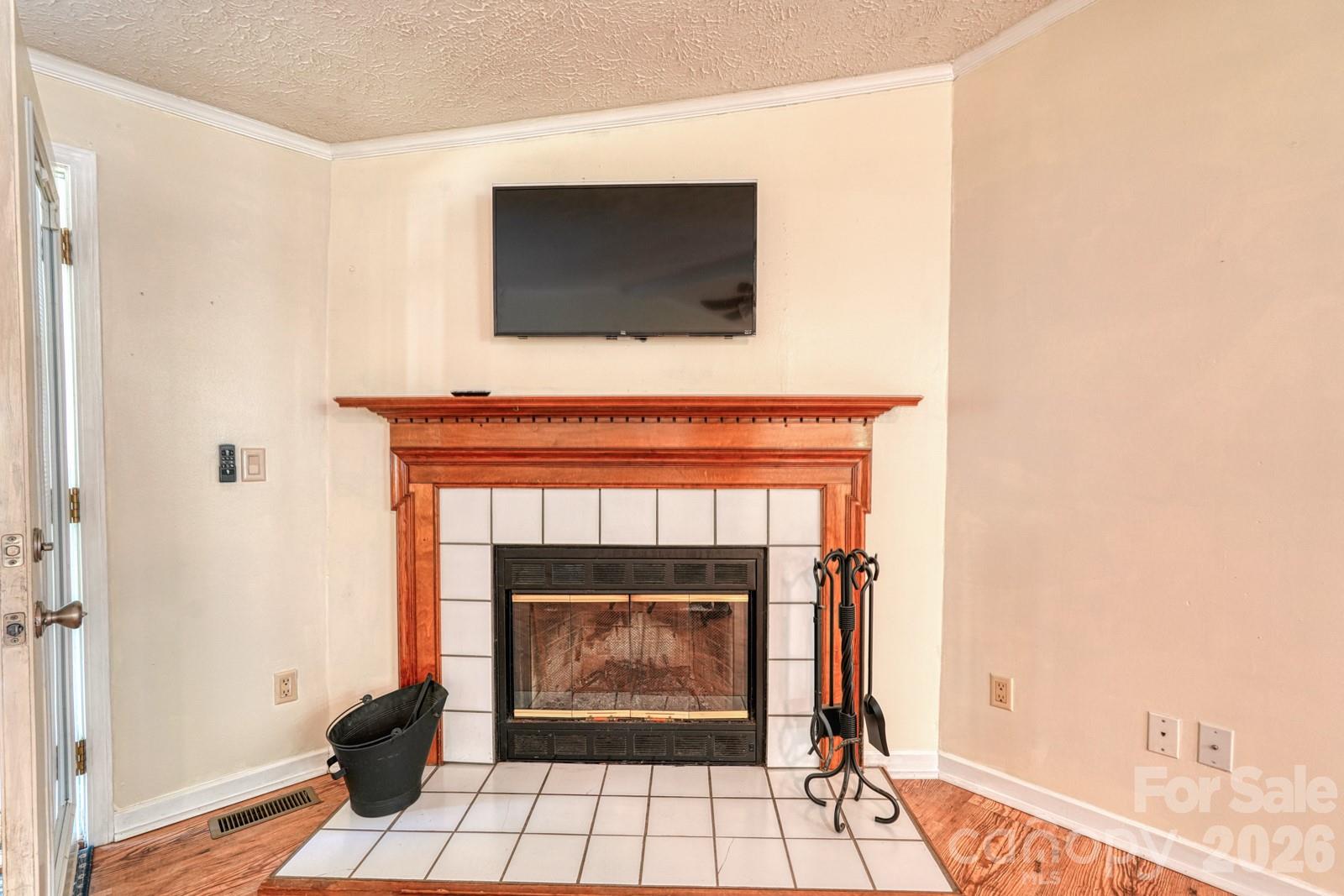 123 Little Rock Way — Mill Spring