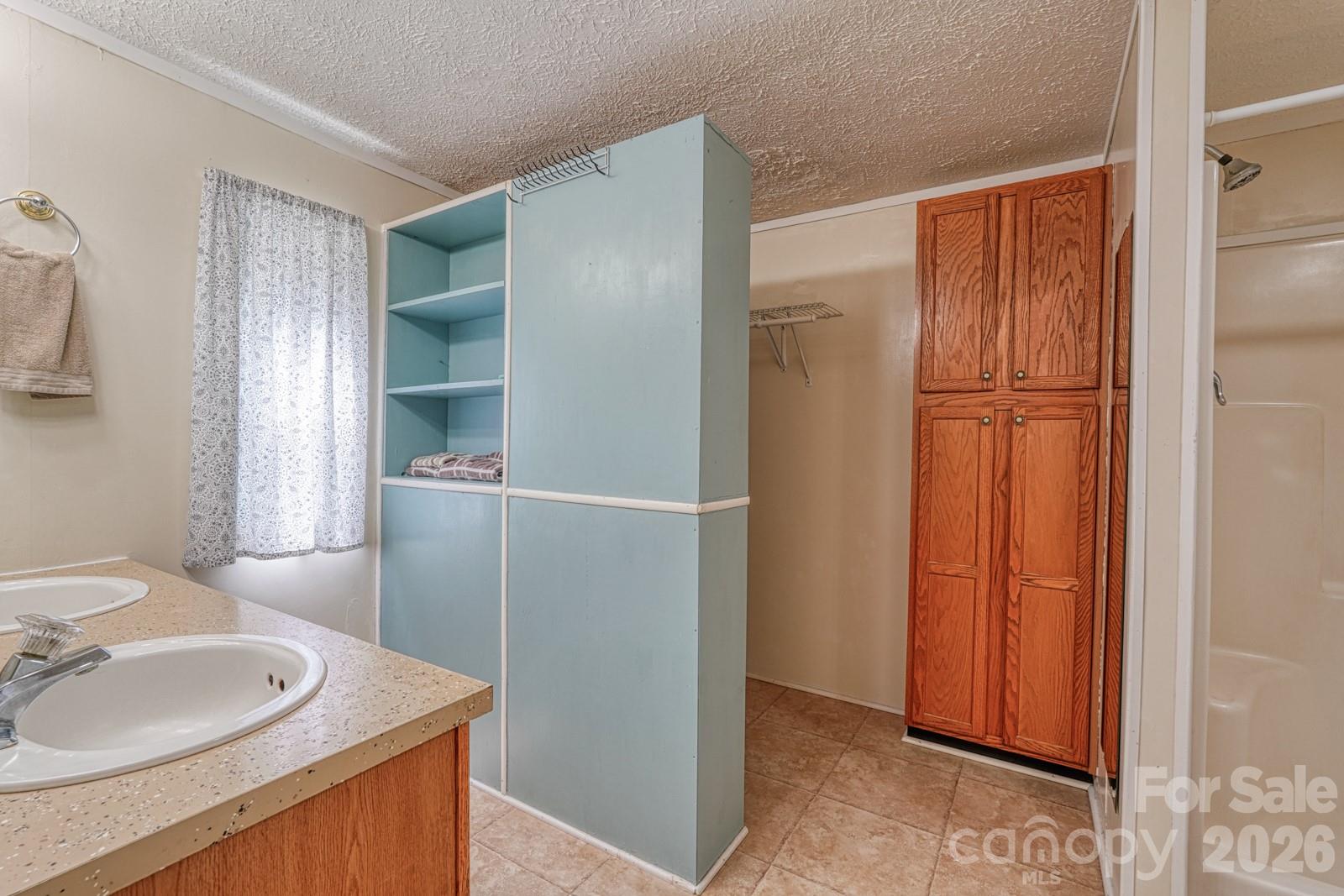 123 Little Rock Way — Mill Spring