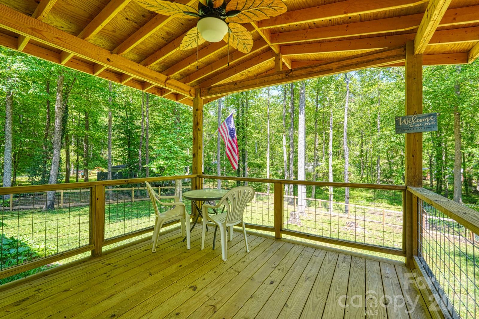 123 Little Rock Way — Mill Spring