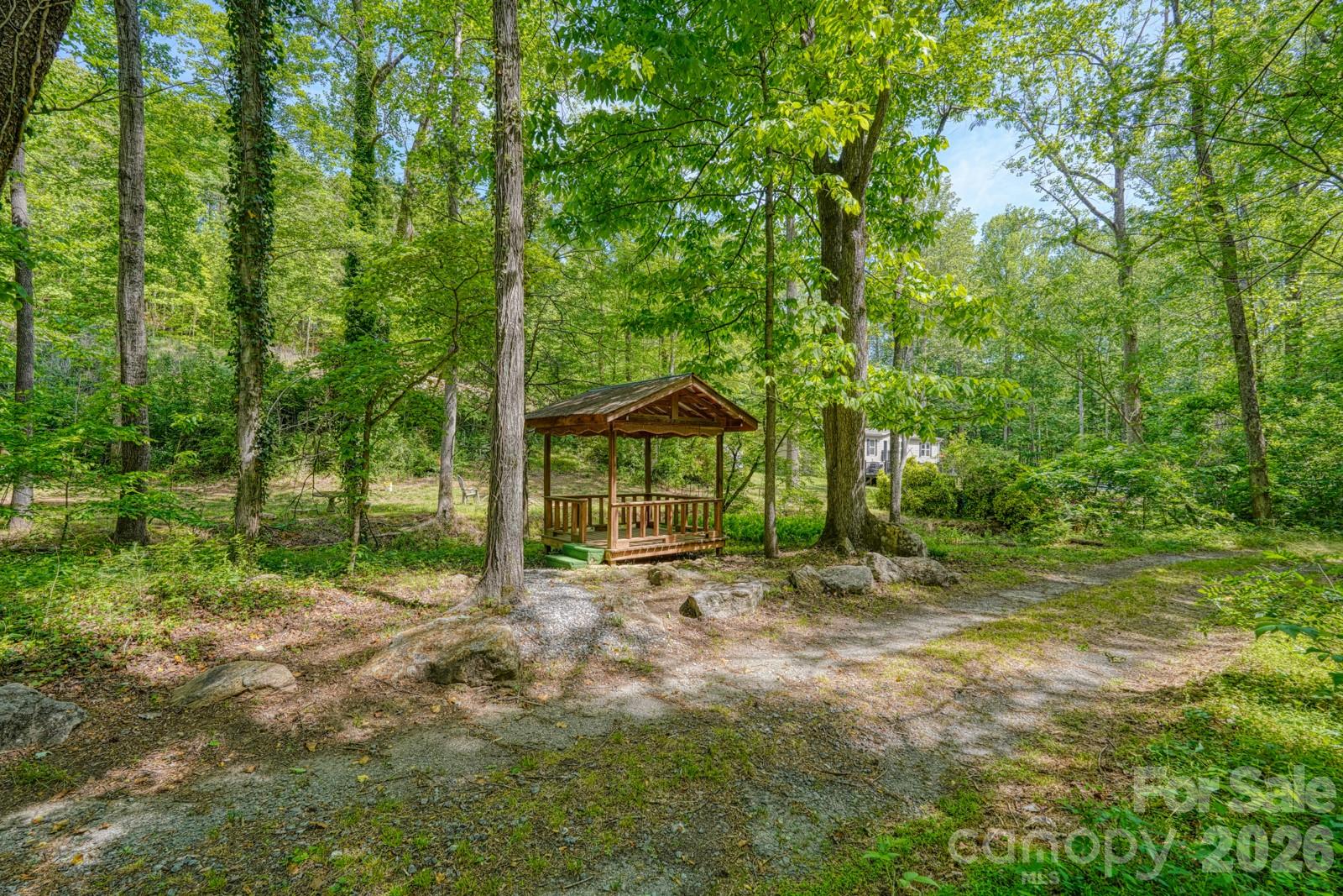 123 Little Rock Way — Mill Spring