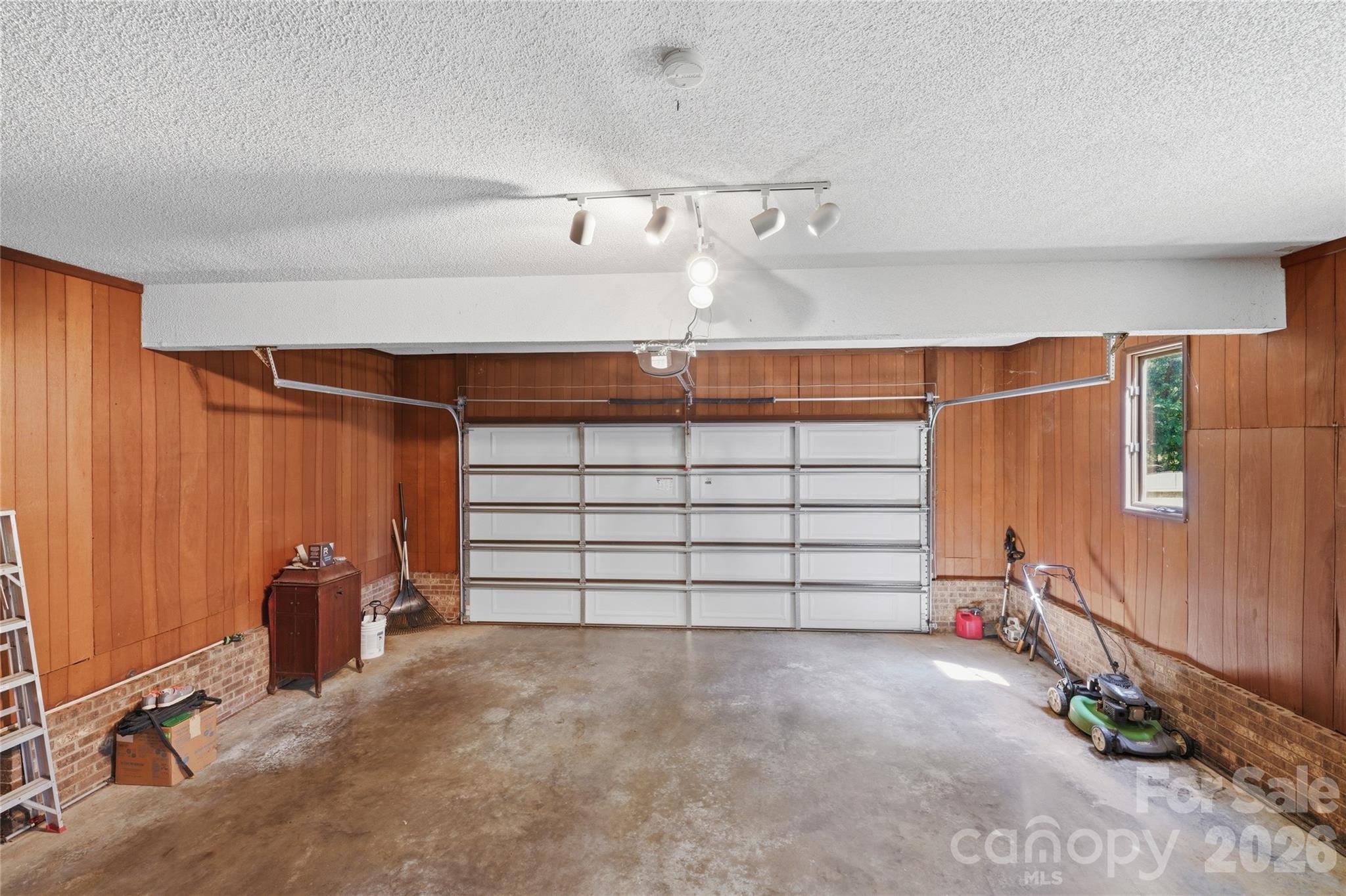 7040 Summer Place — Charlotte