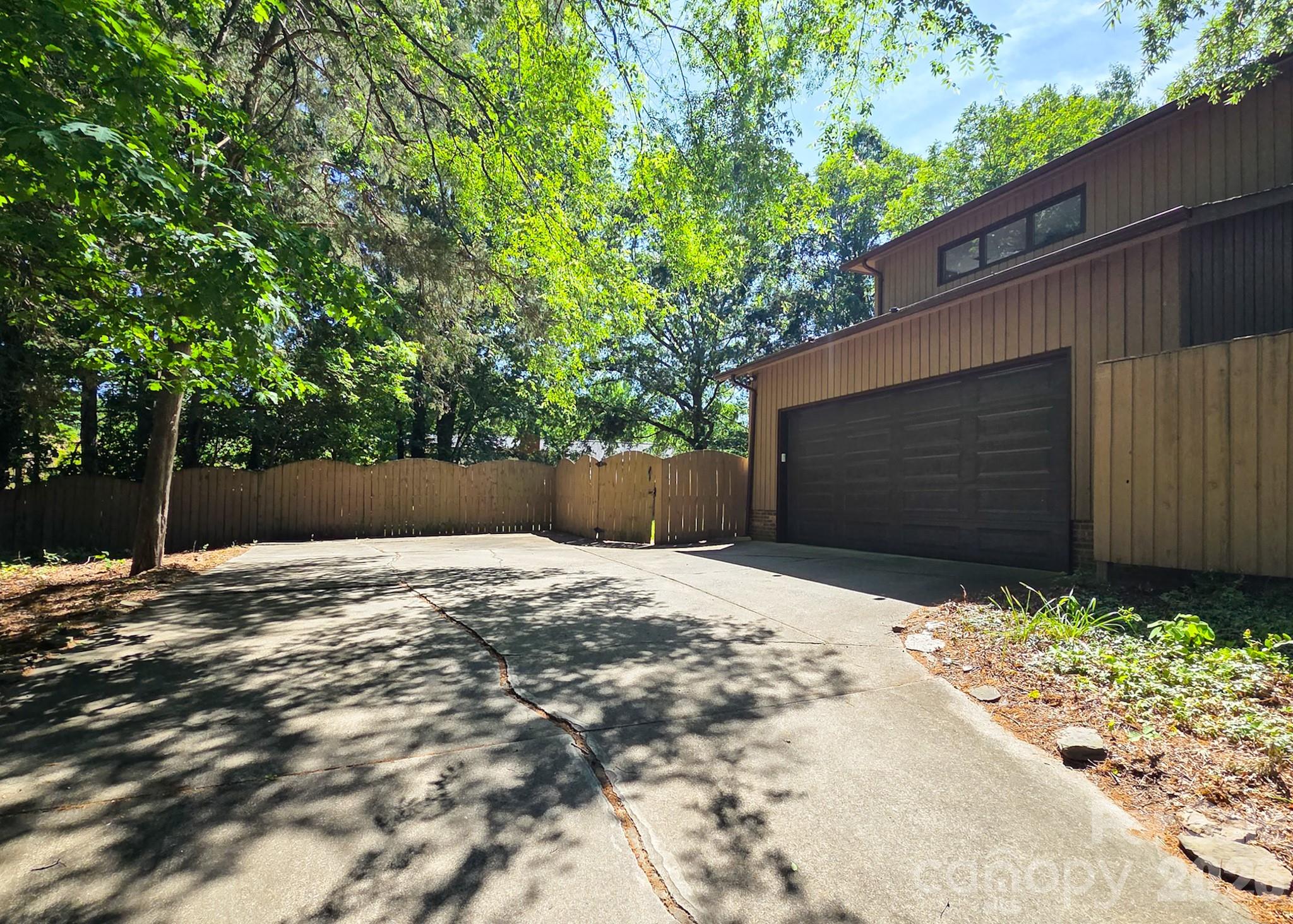 7040 Summer Place — Charlotte