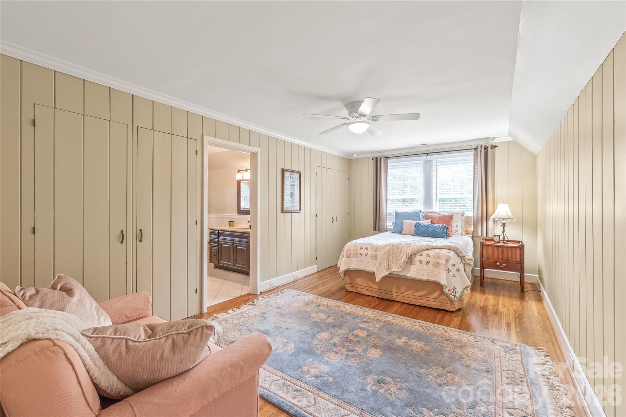600 S Central Avenue — Belmont