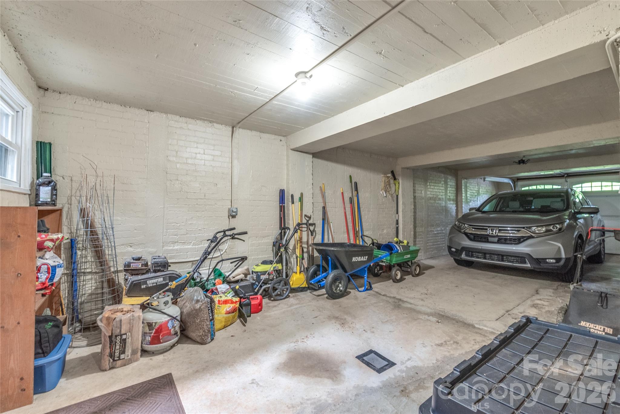 600 S Central Avenue — Belmont