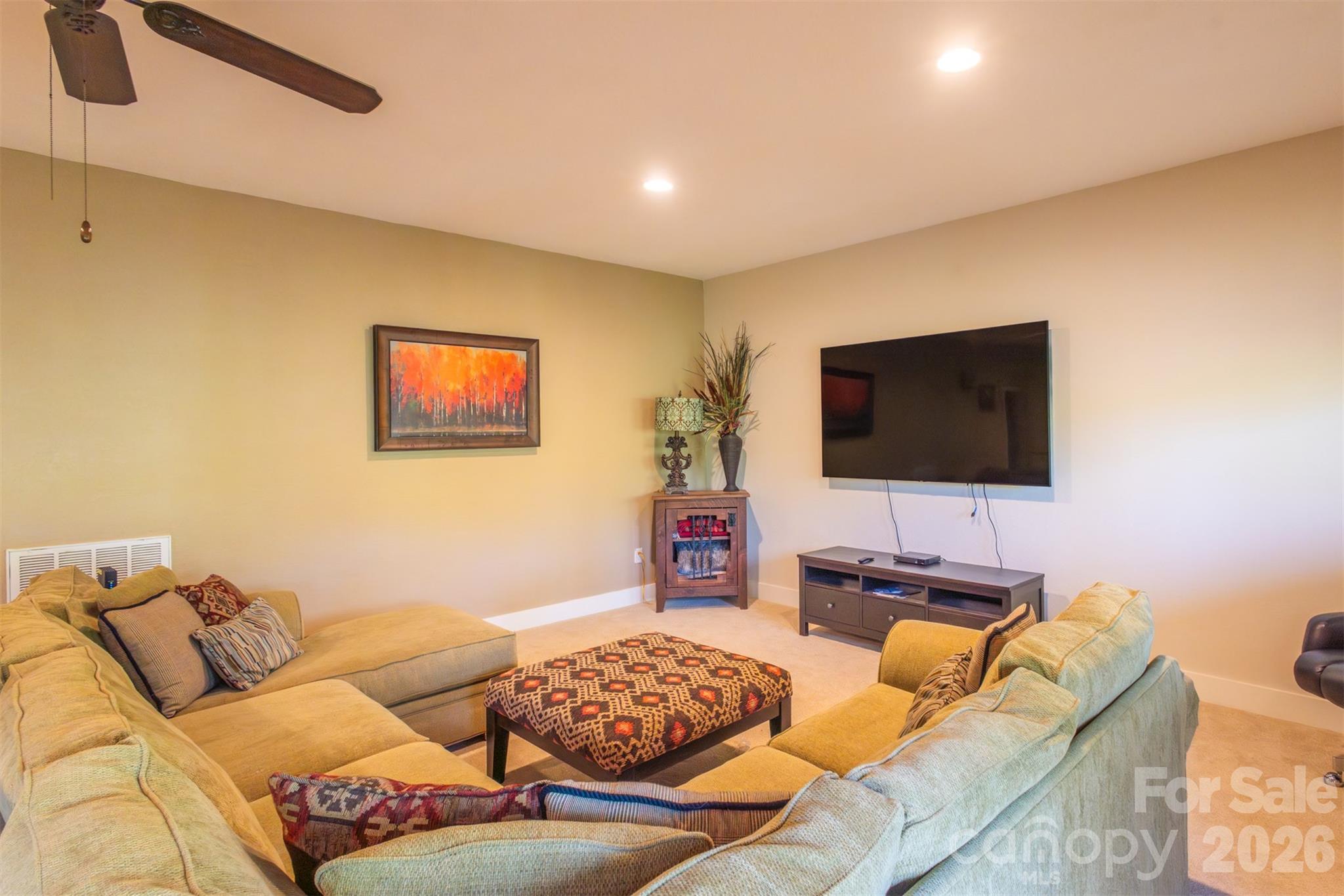 83 Allspice Court — Tuckasegee