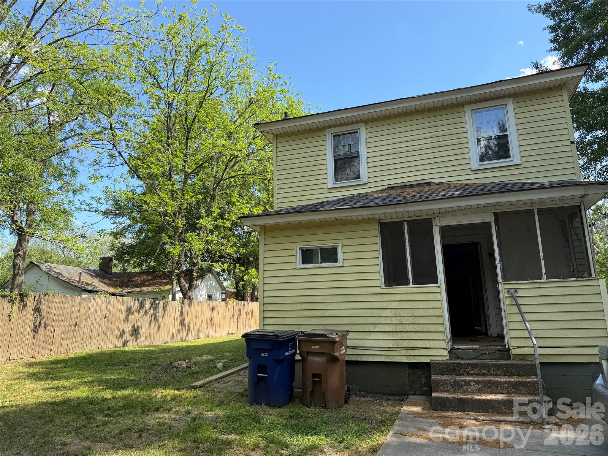1101 E Pine Street — Lincolnton