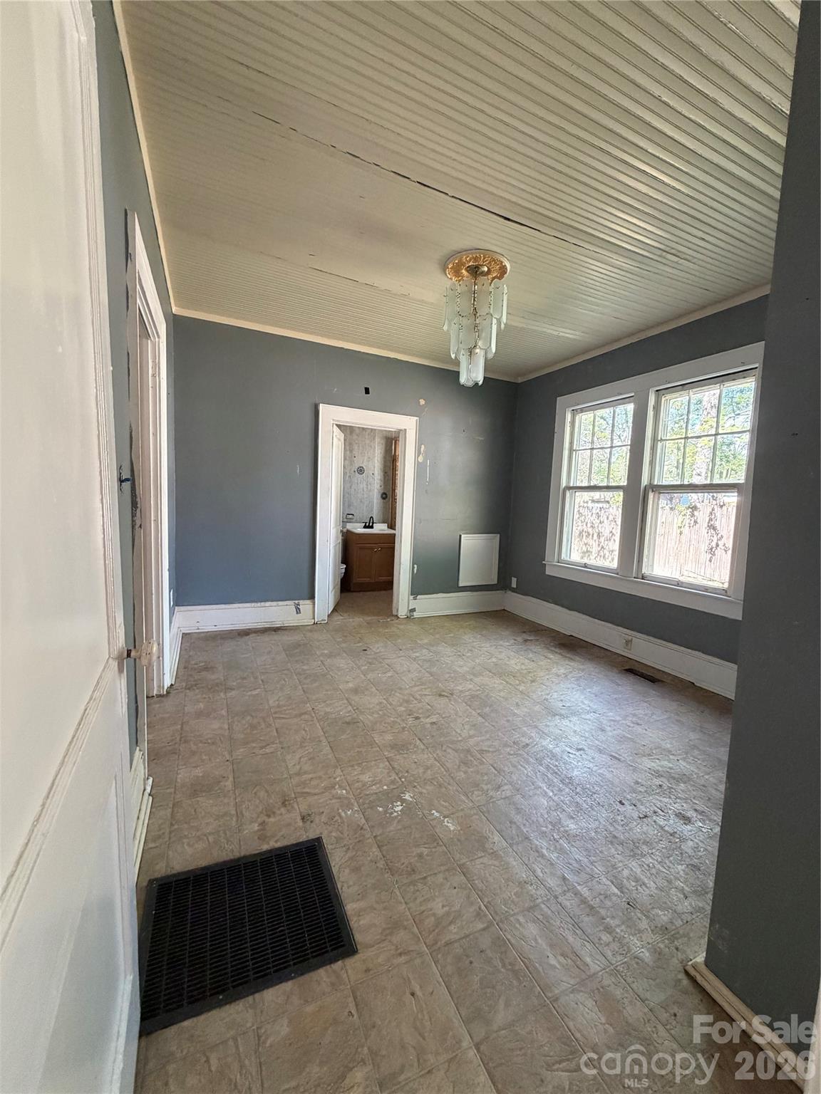 1101 E Pine Street — Lincolnton