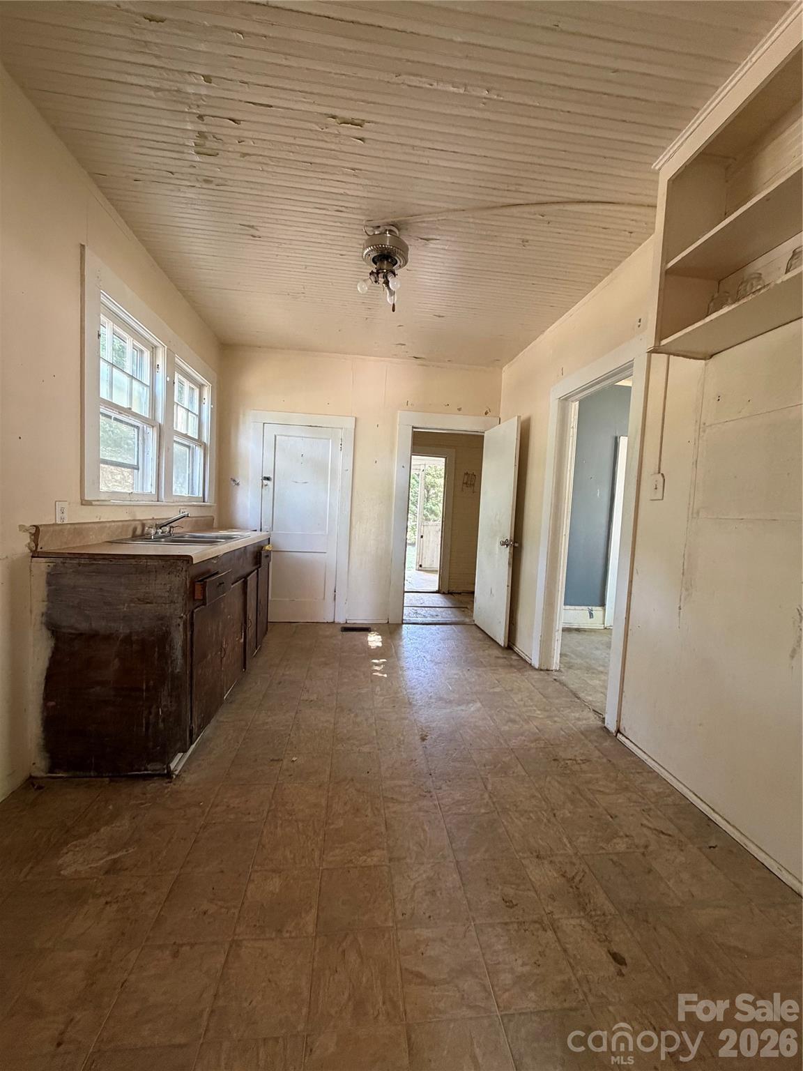 1101 E Pine Street — Lincolnton