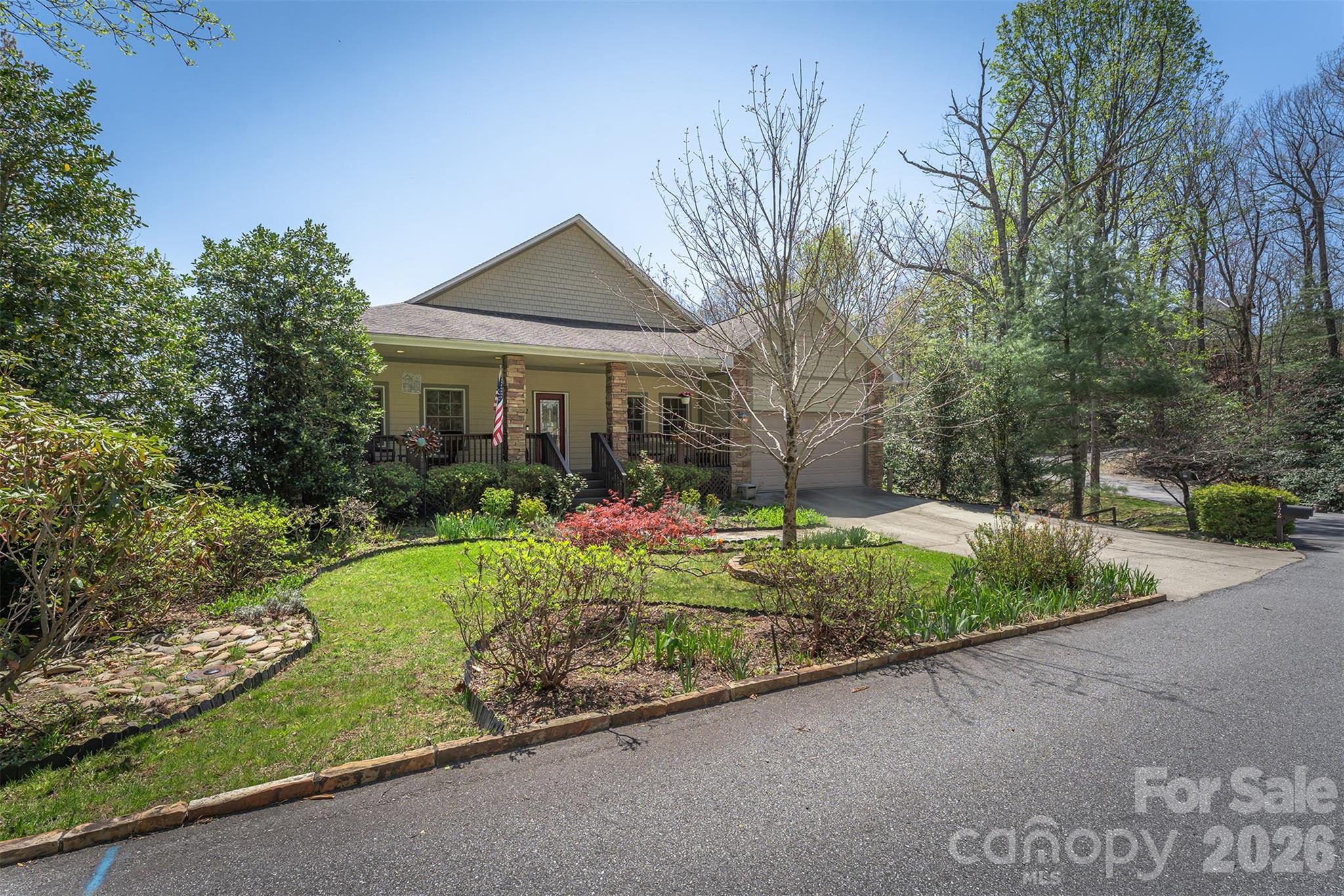 172 Sunny Ridge Road — Hendersonville