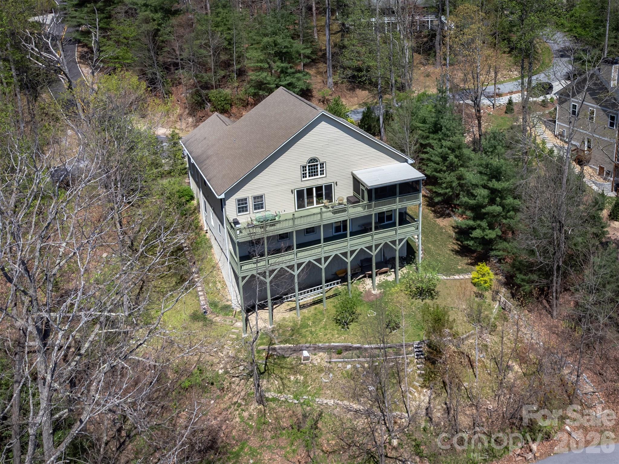 172 Sunny Ridge Road — Hendersonville