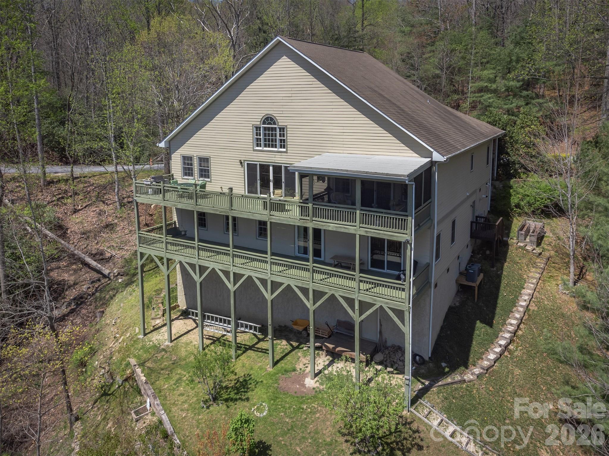 172 Sunny Ridge Road — Hendersonville