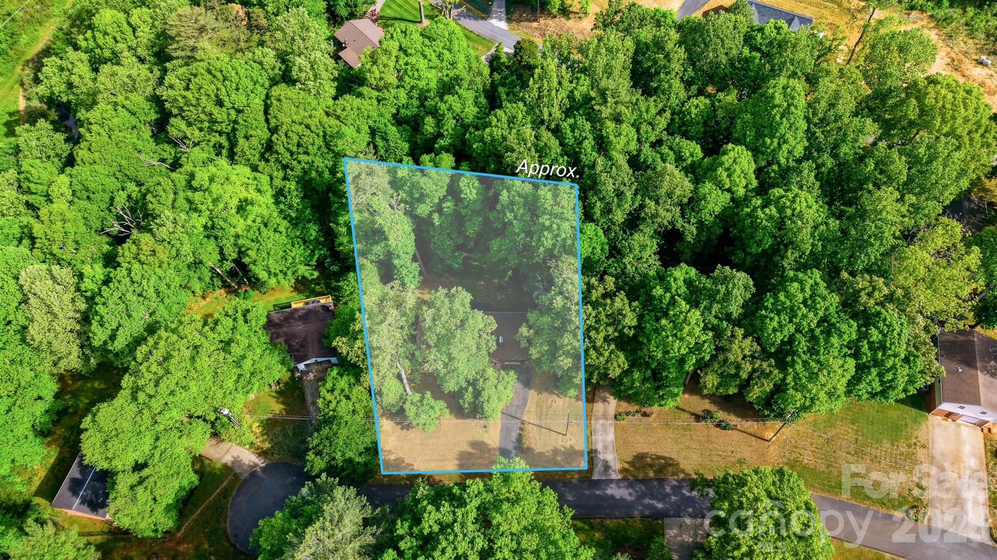 9197 Apache Drive — Hickory