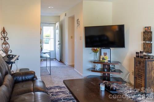 1050 21st Avenue Avenue NW #90 — Hickory