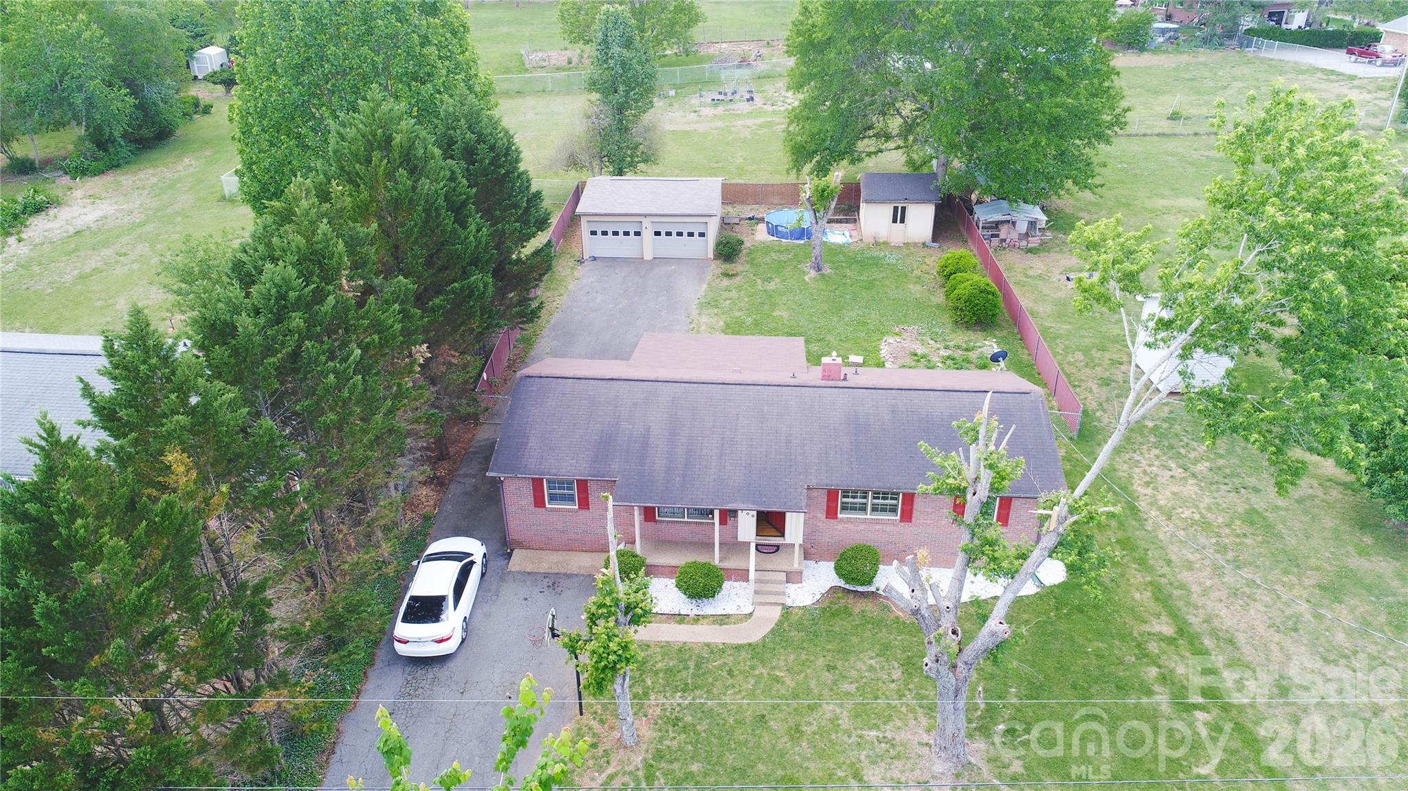 100 Woodward Avenue — Morganton