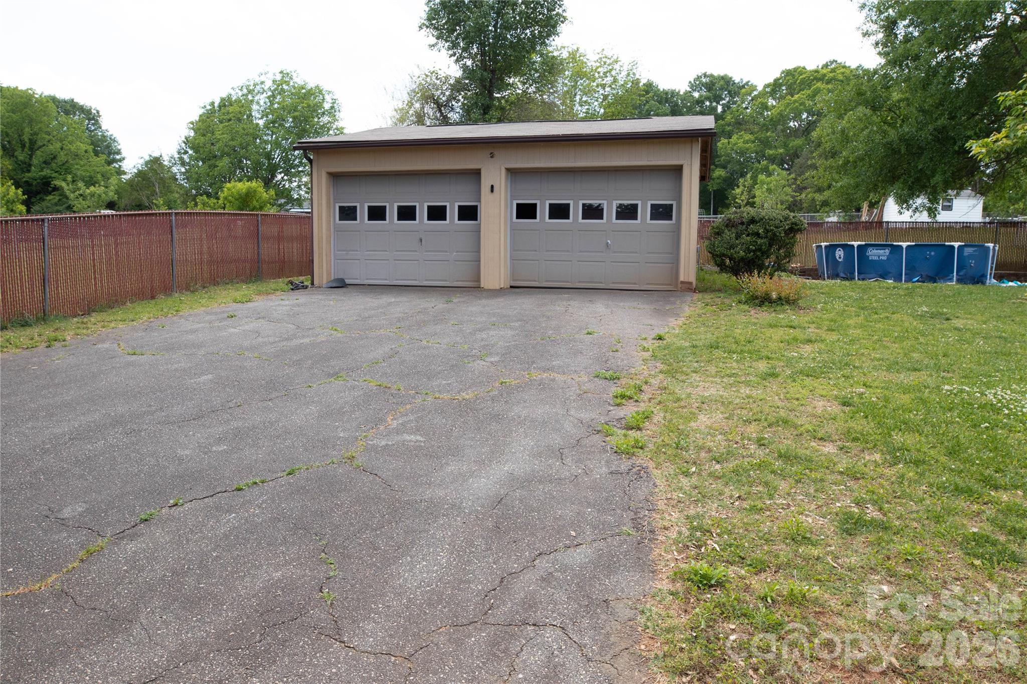 100 Woodward Avenue — Morganton