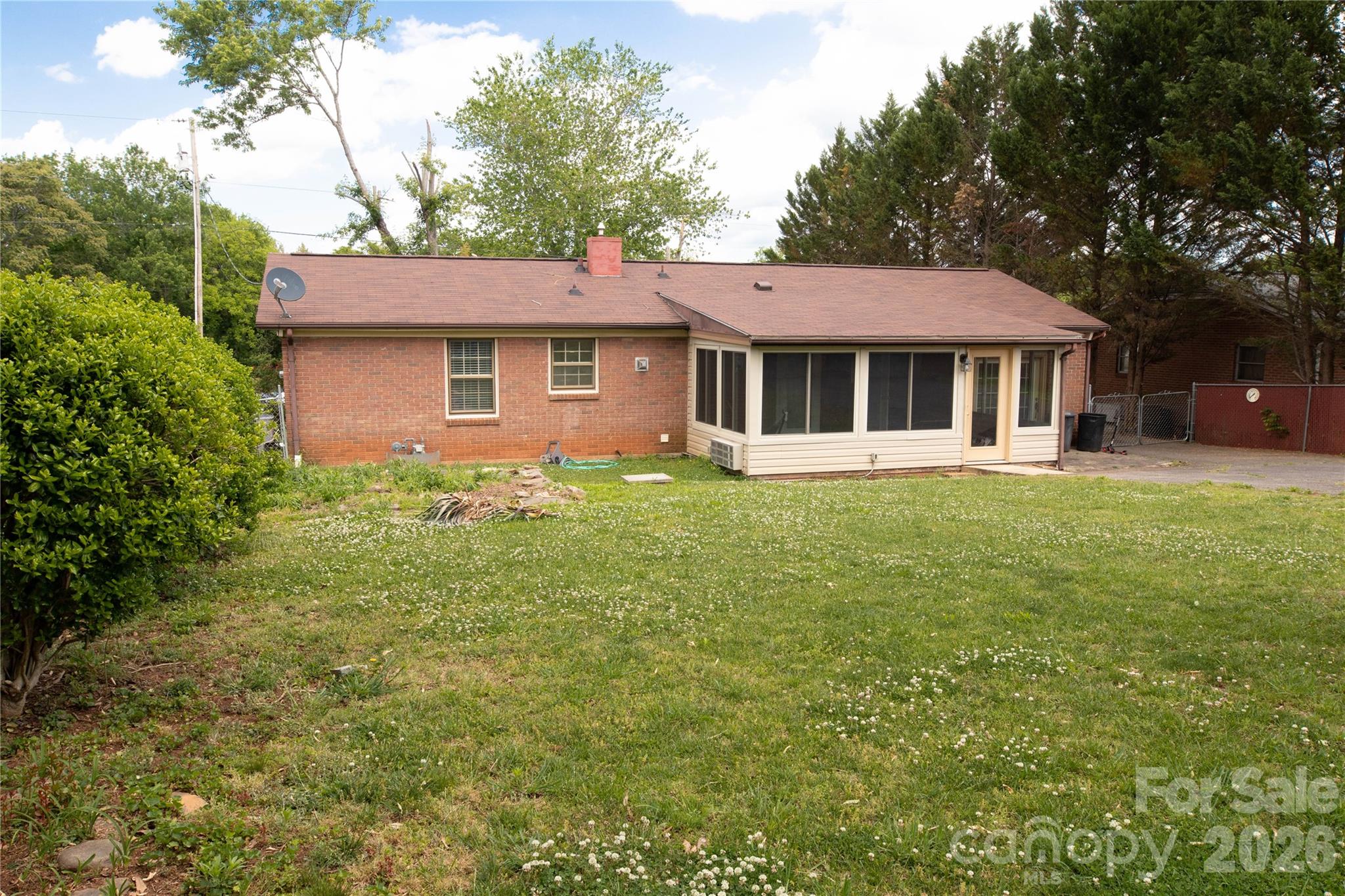 100 Woodward Avenue — Morganton