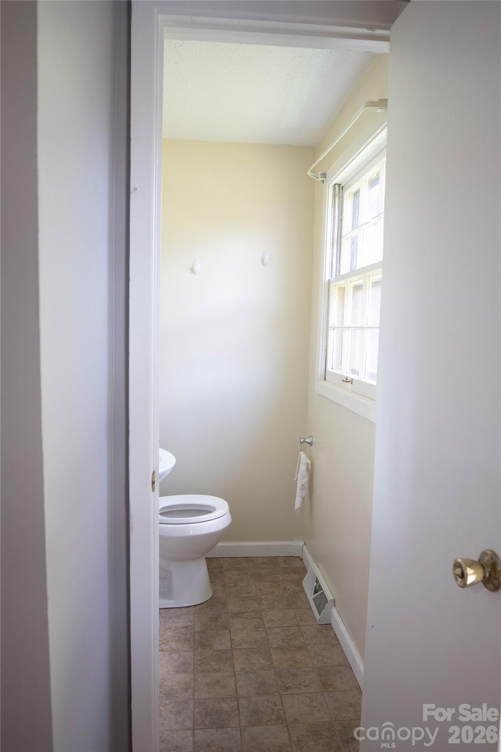 100 Woodward Avenue — Morganton