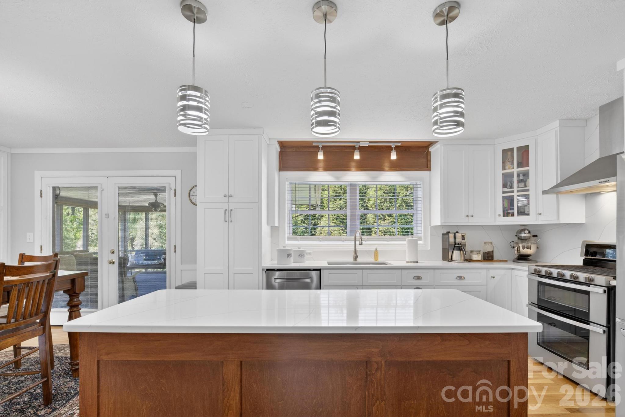 1818 Hickory Boulevard SW — Lenoir