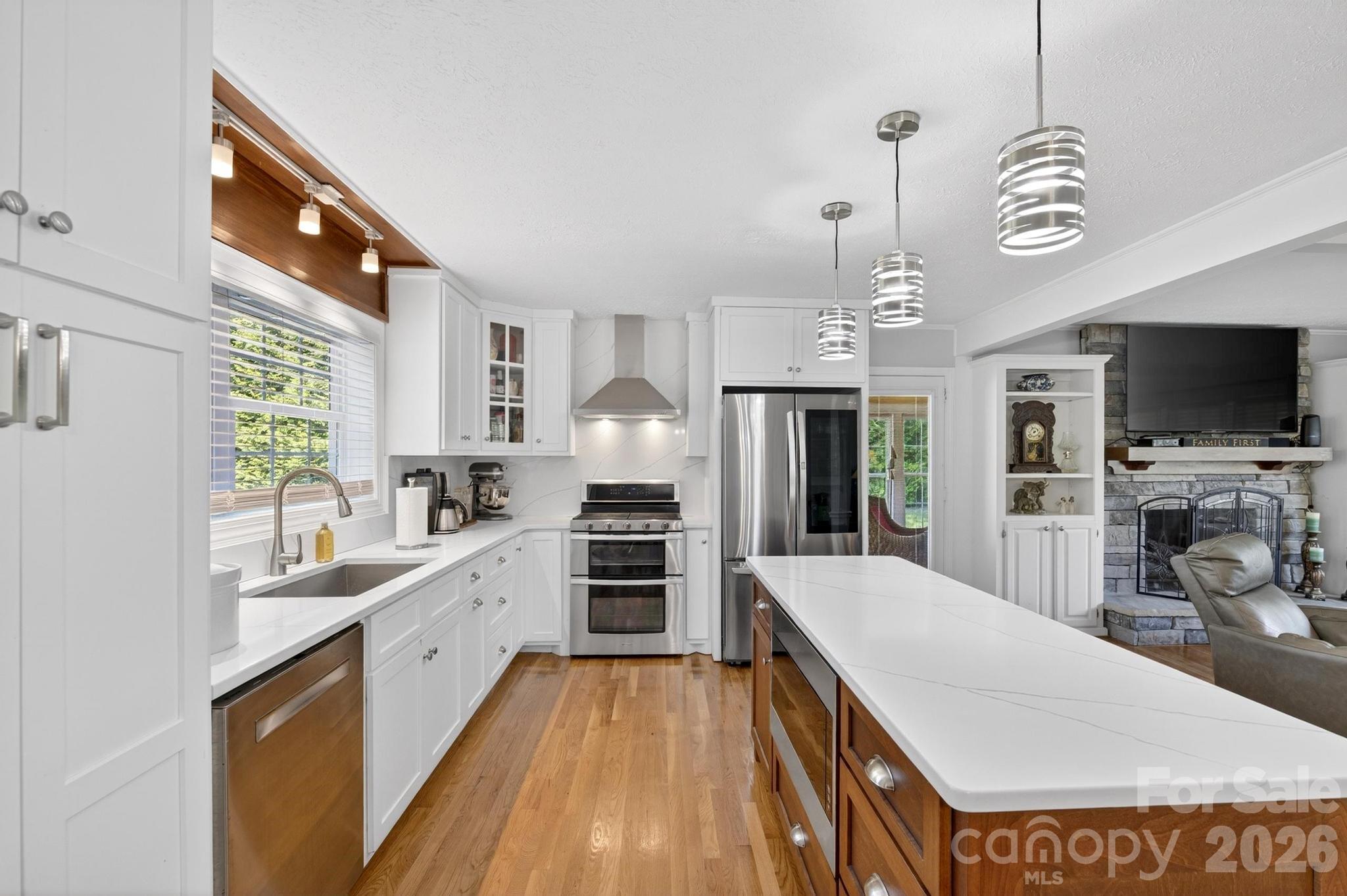 1818 Hickory Boulevard SW — Lenoir