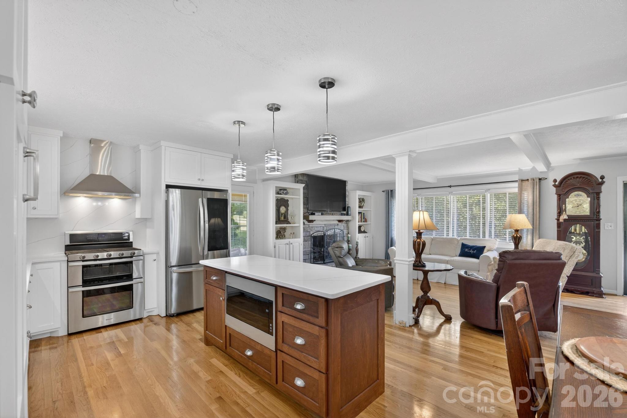 1818 Hickory Boulevard SW — Lenoir