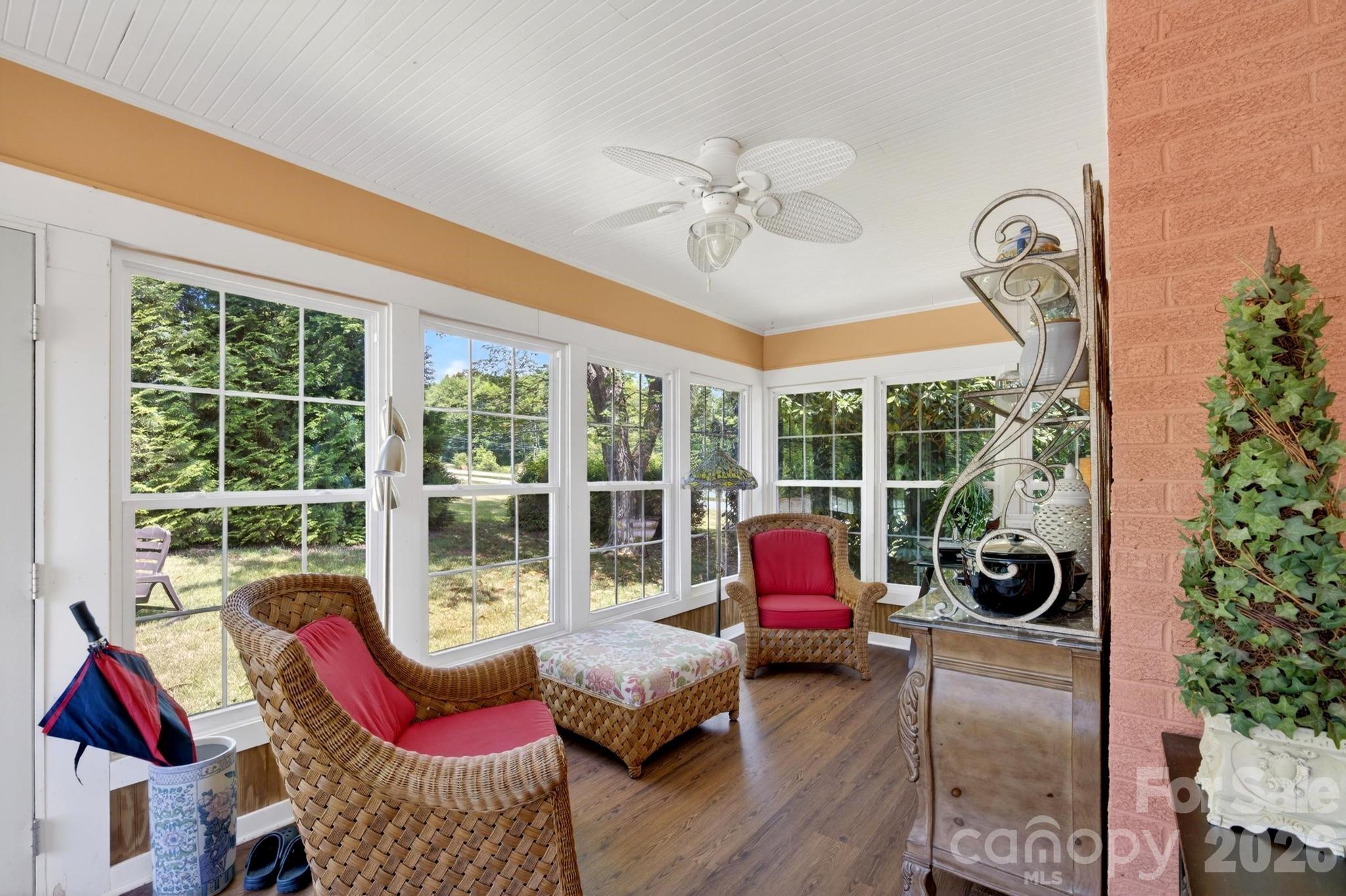 1818 Hickory Boulevard SW — Lenoir