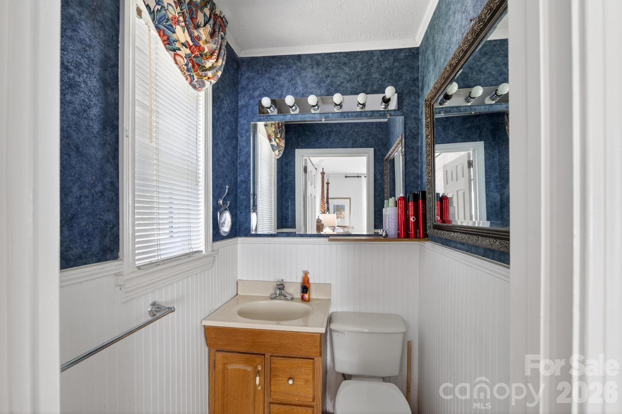 1818 Hickory Boulevard SW — Lenoir