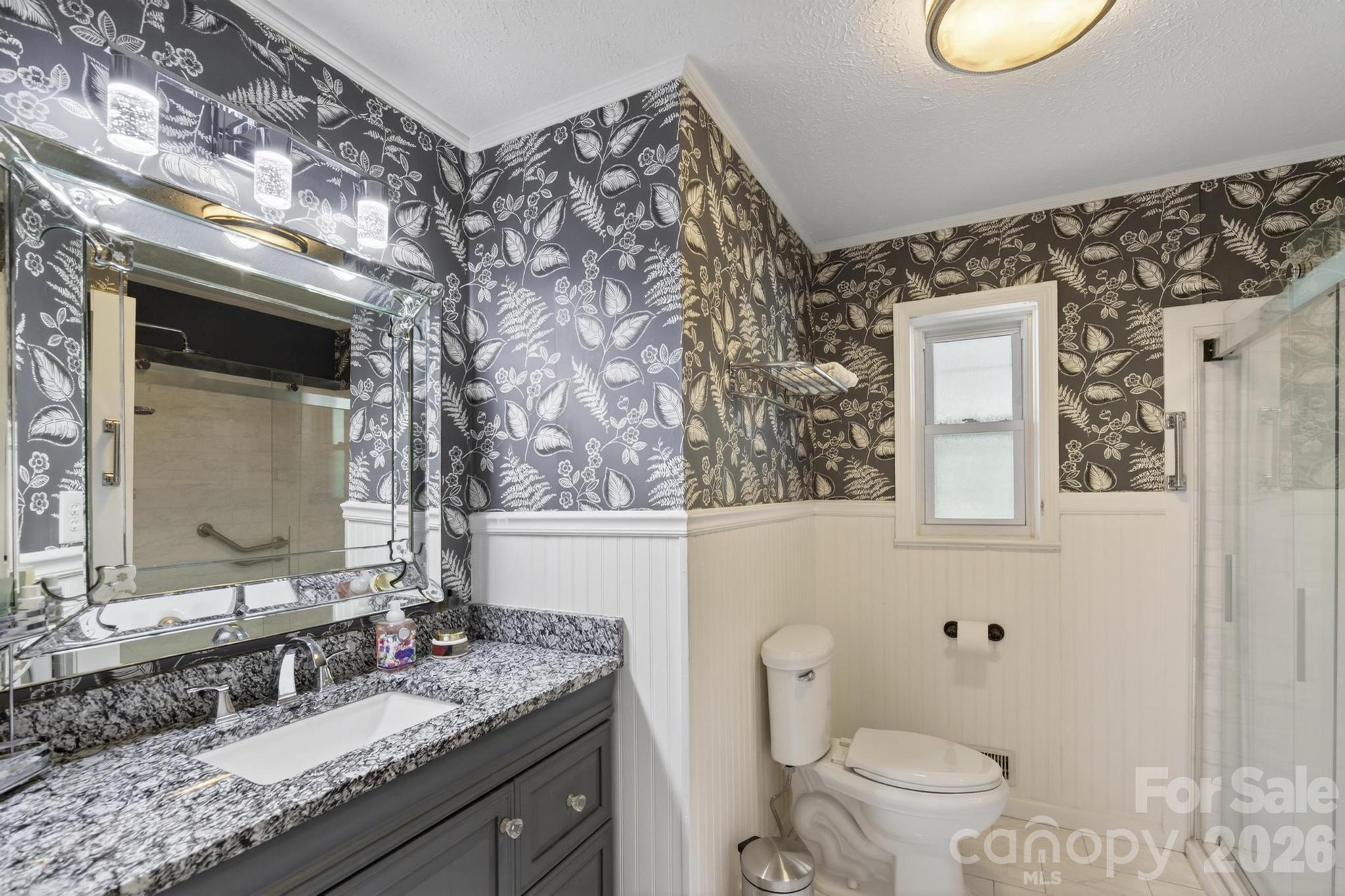 1818 Hickory Boulevard SW — Lenoir
