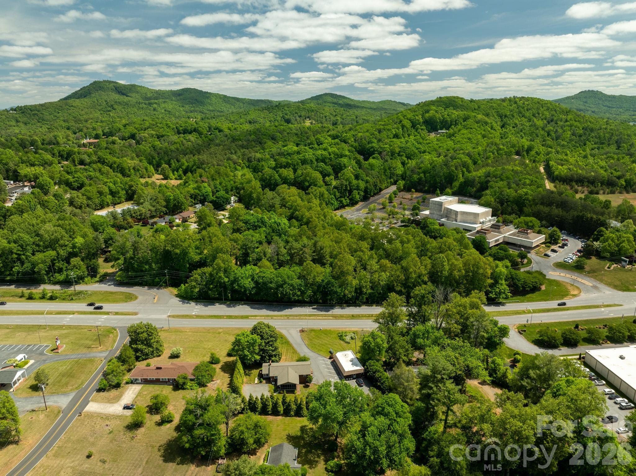 1818 Hickory Boulevard SW — Lenoir