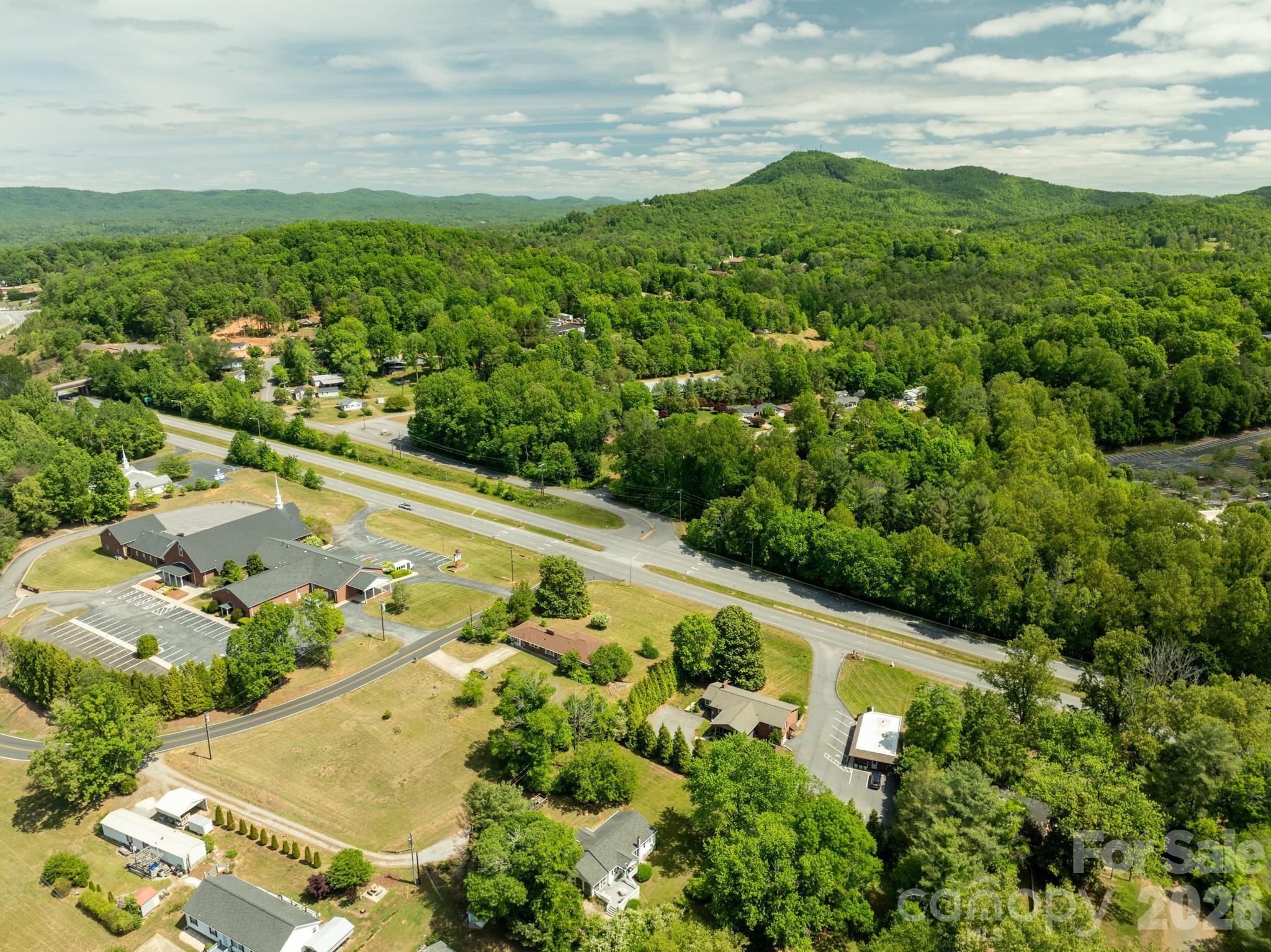 1818 Hickory Boulevard SW — Lenoir