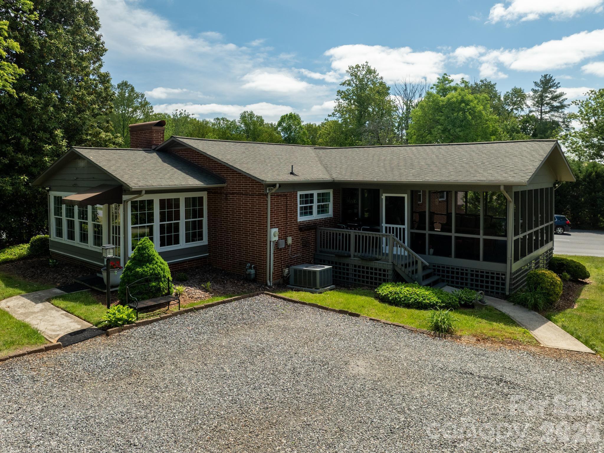 1818 Hickory Boulevard SW — Lenoir