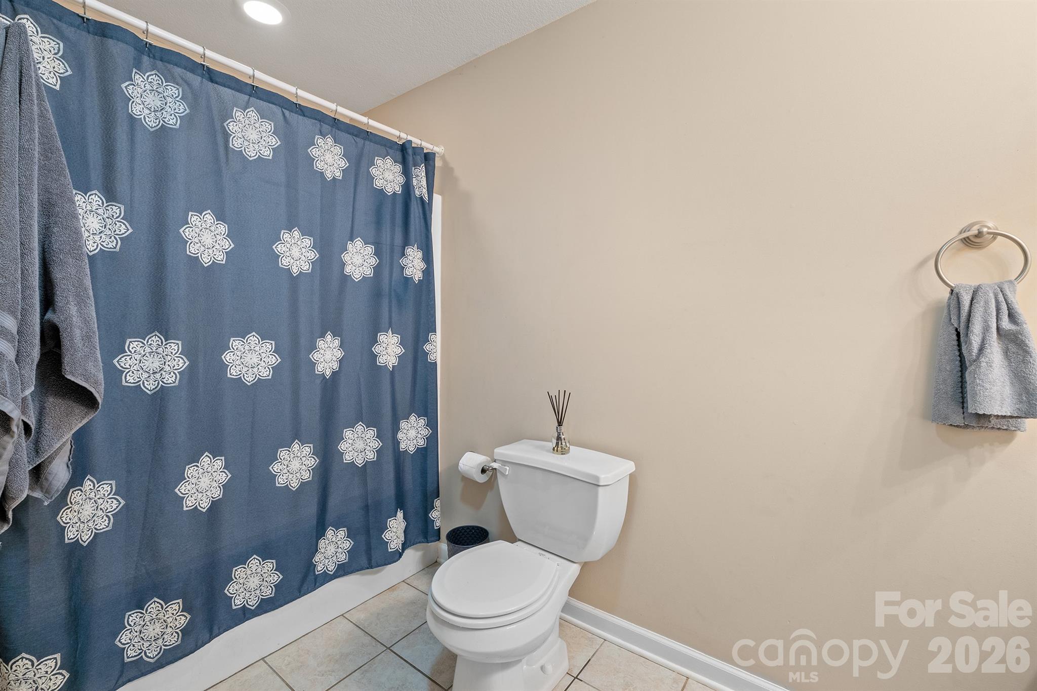275 Treebark Road — Statesville