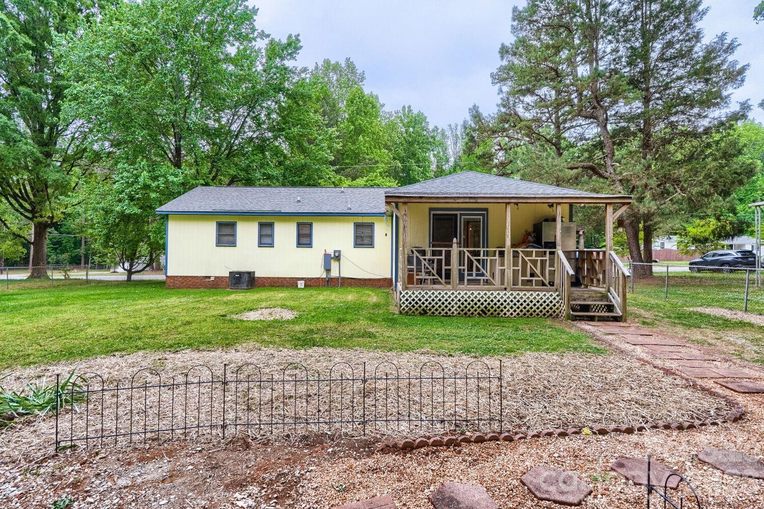 3917 Lake Road — Charlotte