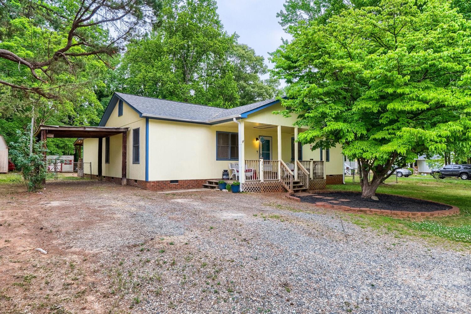 3917 Lake Road — Charlotte