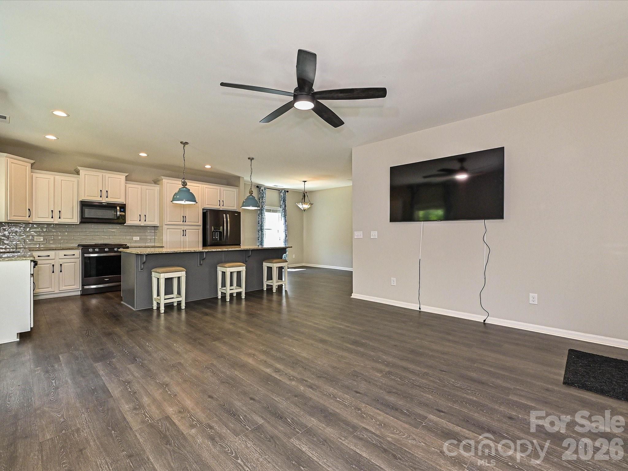 25622 Seagull Drive — Lancaster