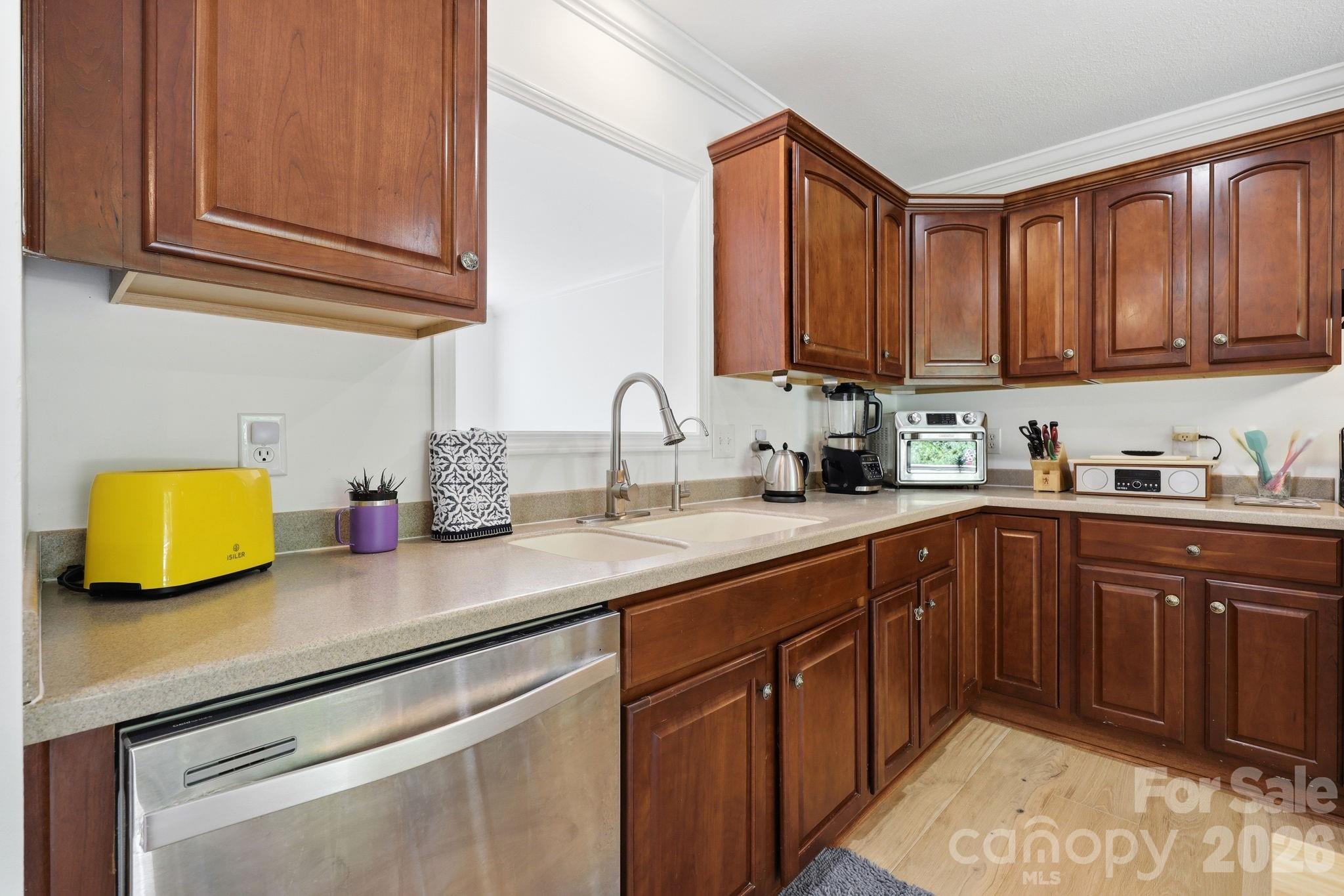 5 Terrace Court — Asheville