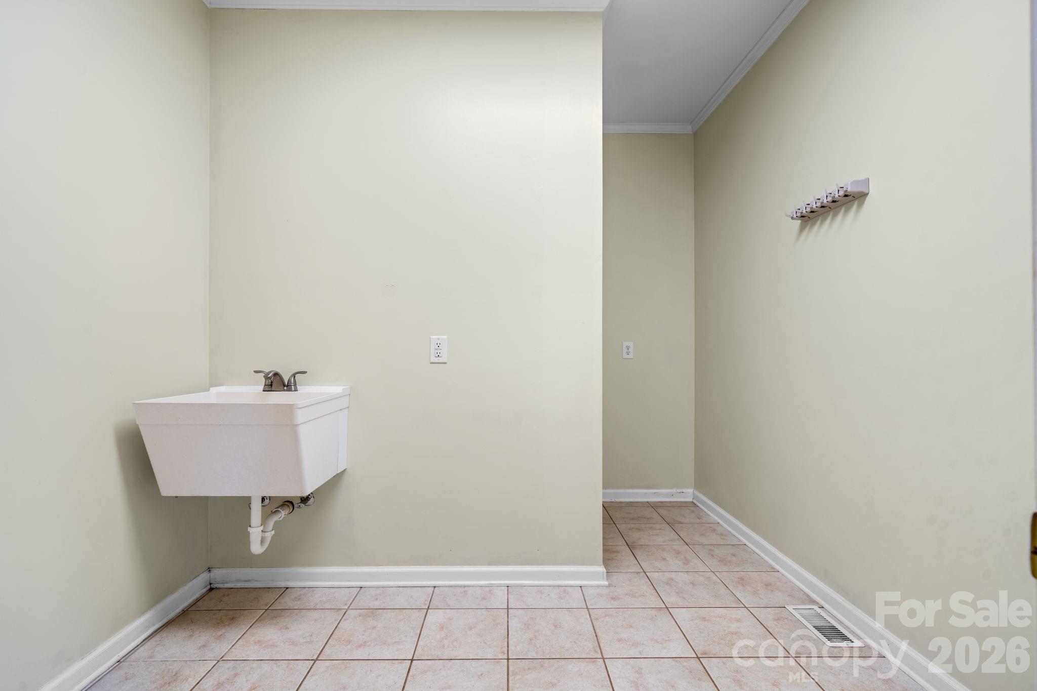 7008 Peyronel Street — Connelly Springs