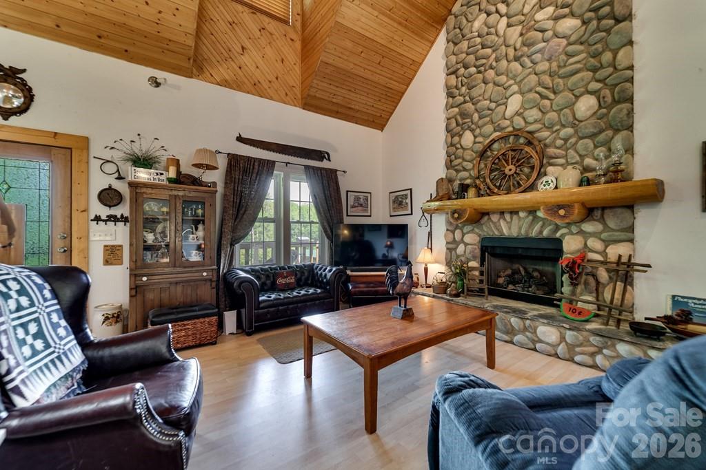 54 Barnwood Way — Whittier