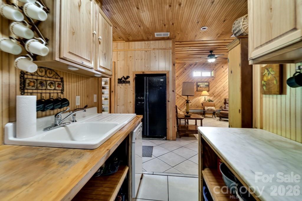 54 Barnwood Way — Whittier
