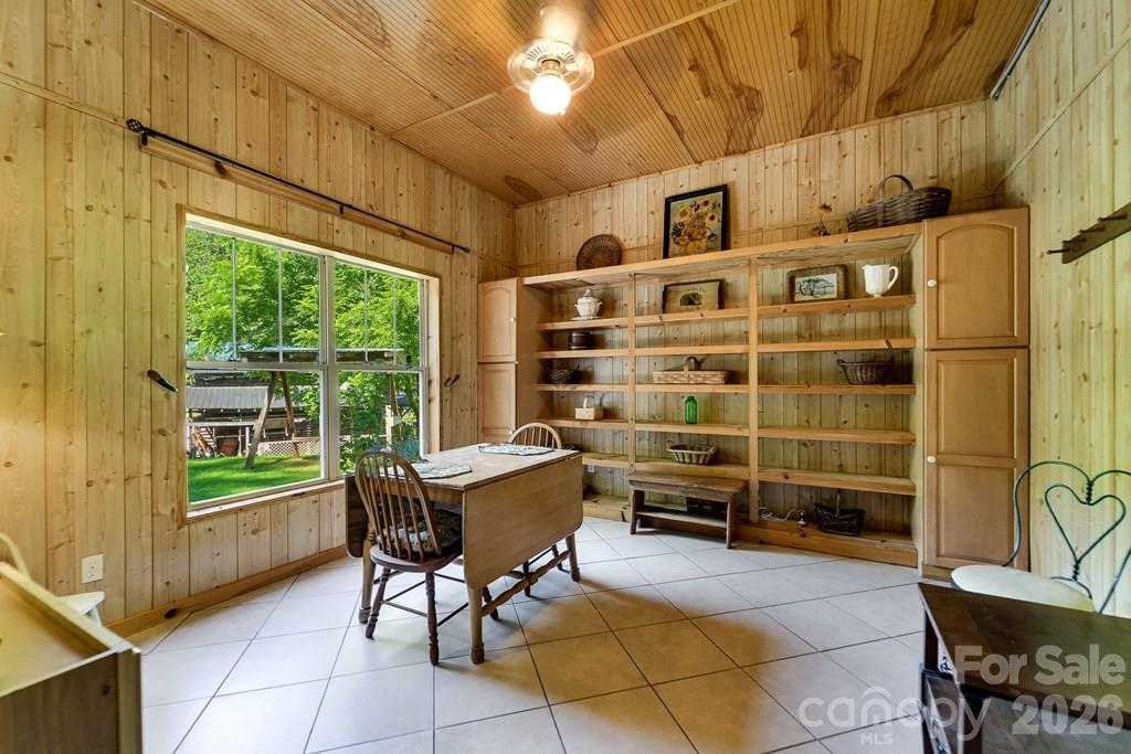 54 Barnwood Way — Whittier