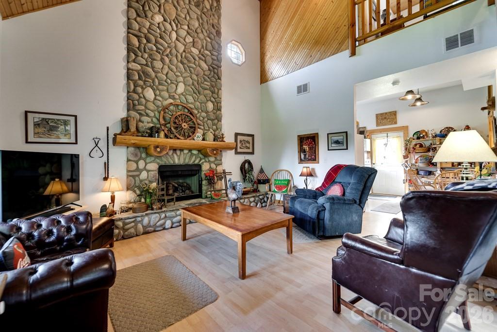 54 Barnwood Way — Whittier