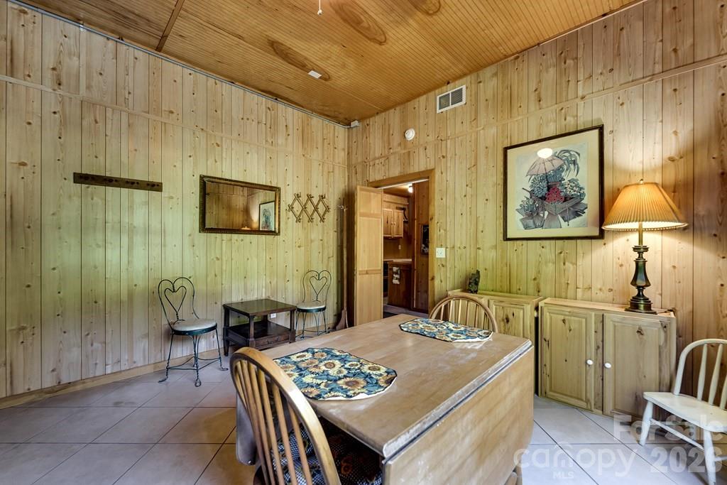 54 Barnwood Way — Whittier