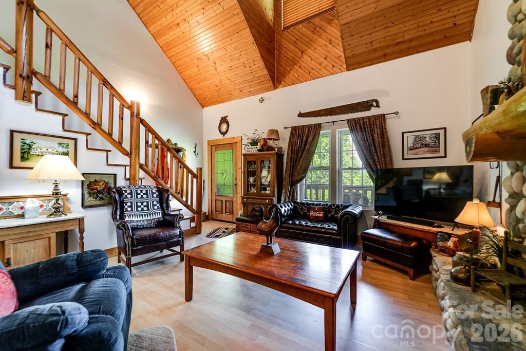 54 Barnwood Way — Whittier