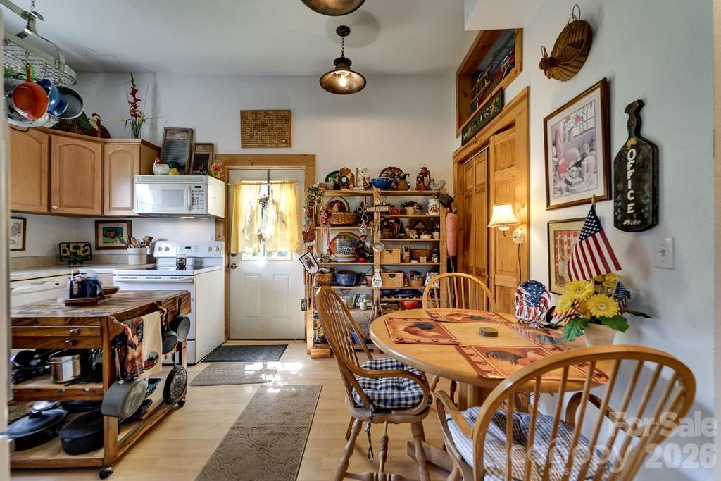 54 Barnwood Way — Whittier