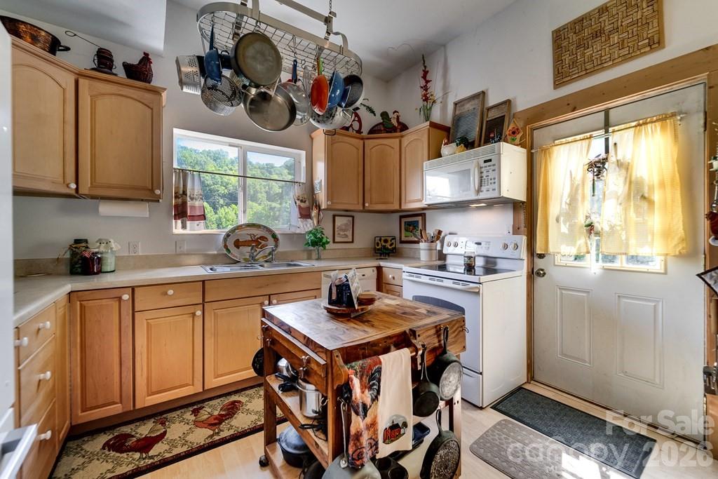 54 Barnwood Way — Whittier