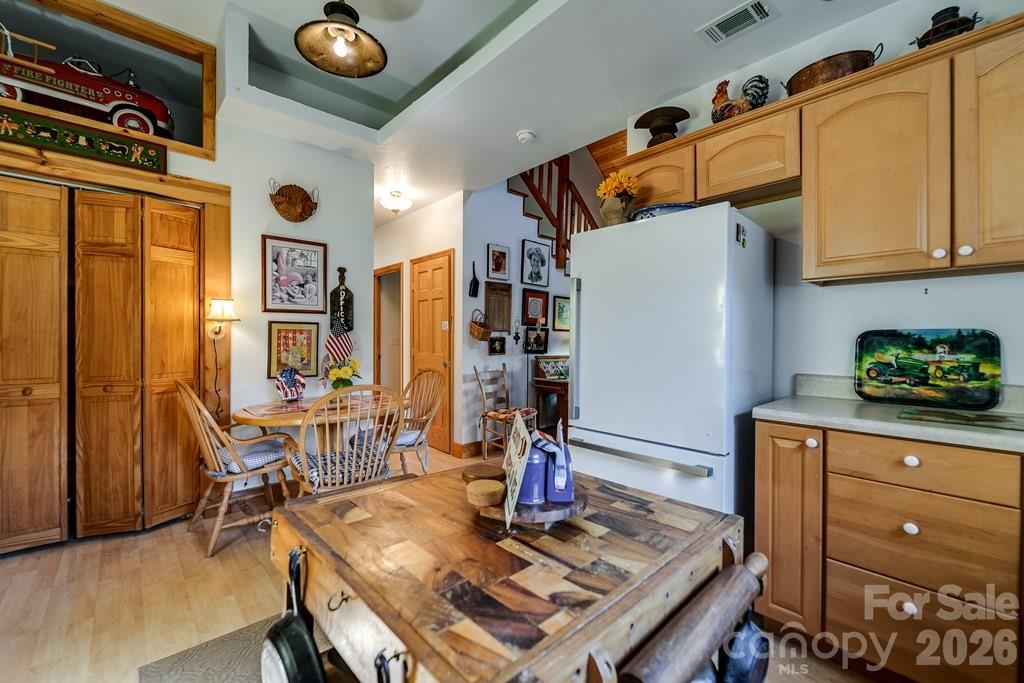 54 Barnwood Way — Whittier