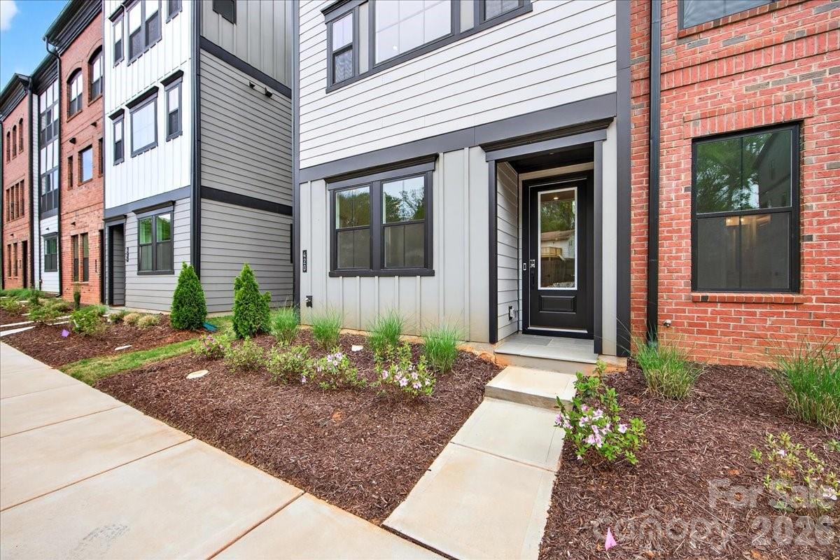420 Old Town Village Road — Waxhaw