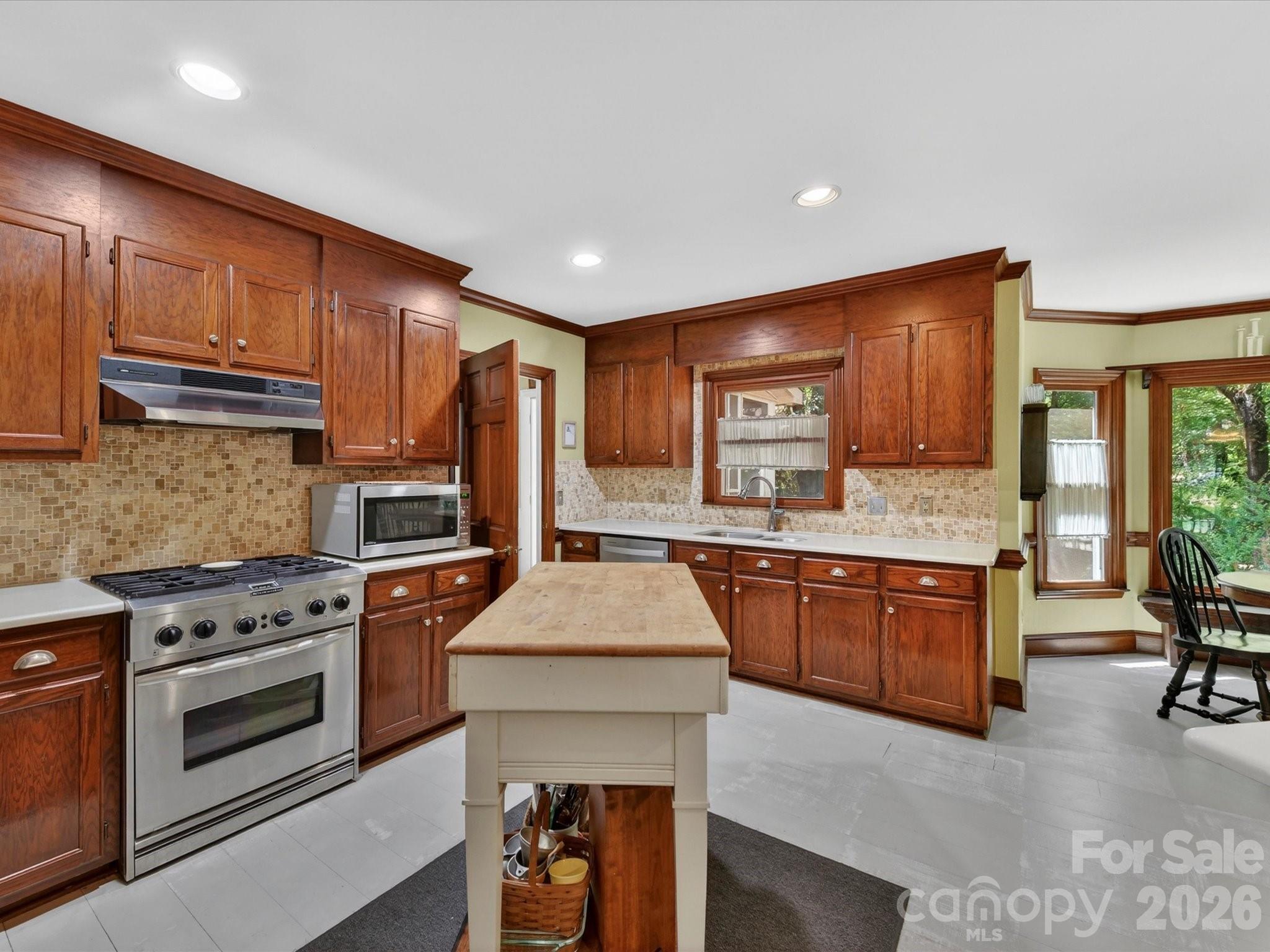 1531 Hansom Lane NW — Concord