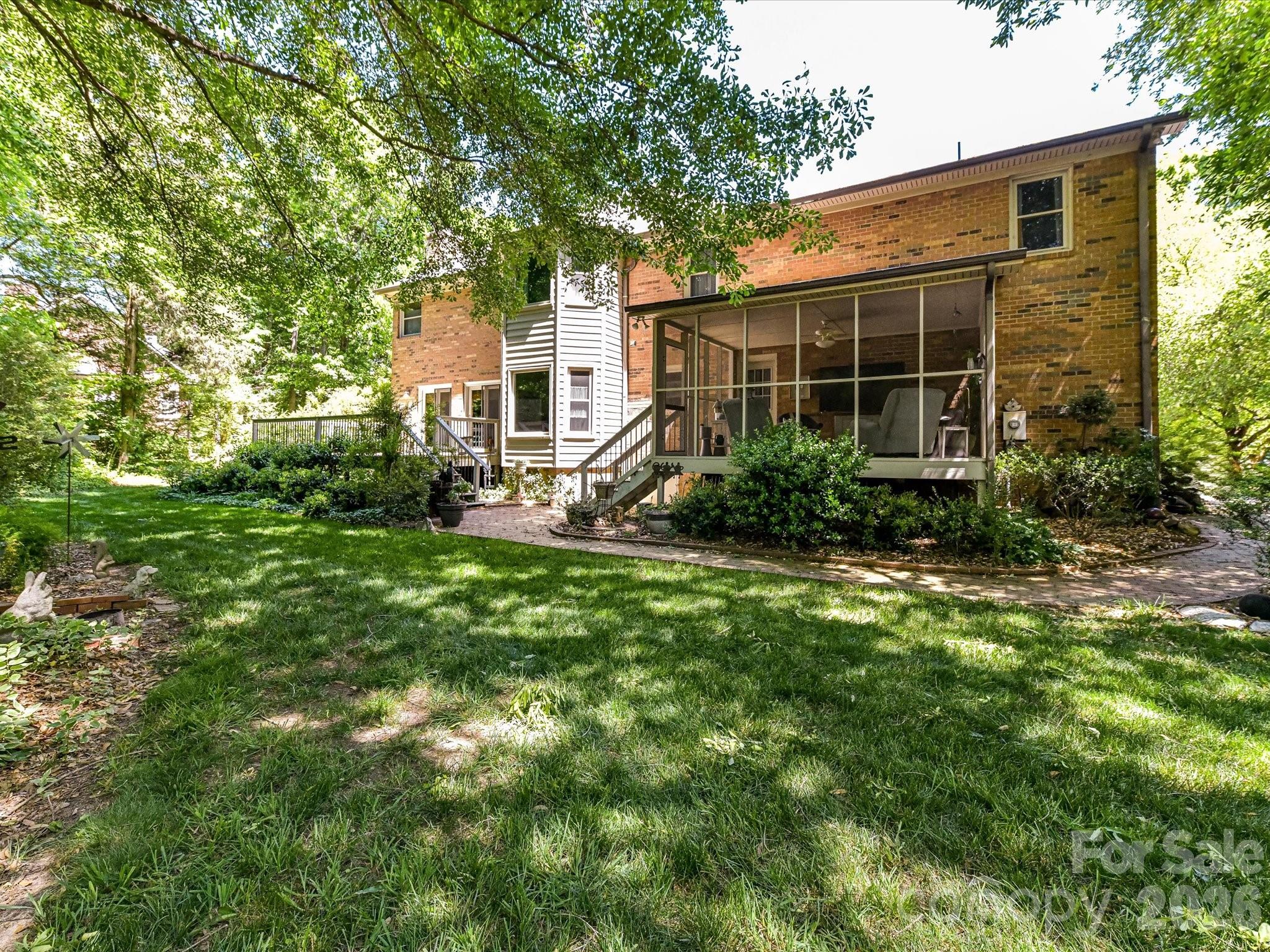 1531 Hansom Lane NW — Concord