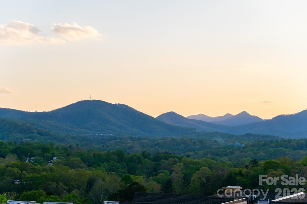 610 Storybook Villas Trail — Asheville