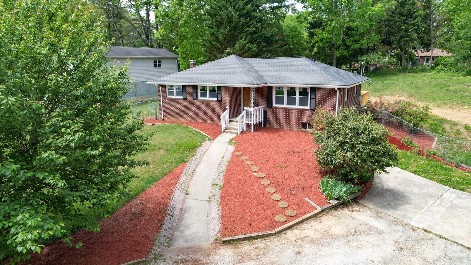 509 Brookside Camp Road — Hendersonville